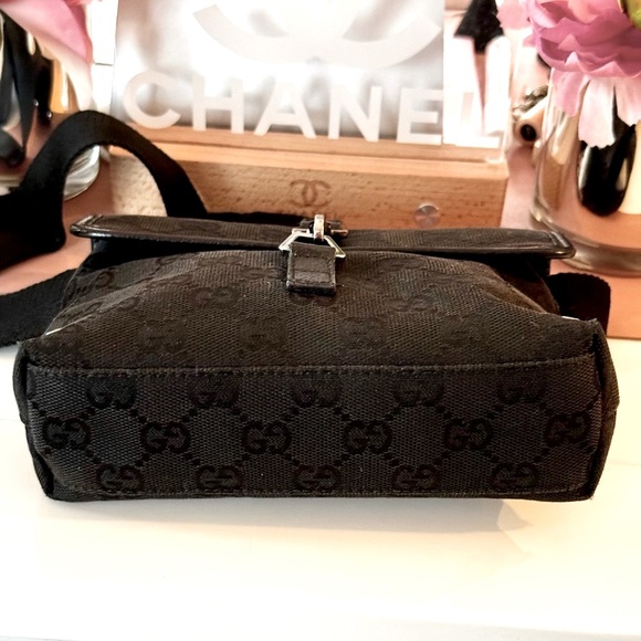 Gucci Belt Bag - Picture 12 of 15